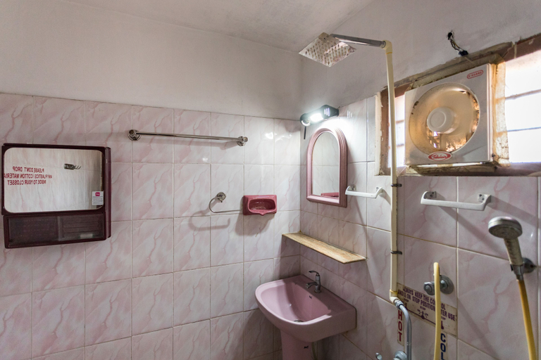 Bathroom 4, Sonnetta Residency, Ernakulam