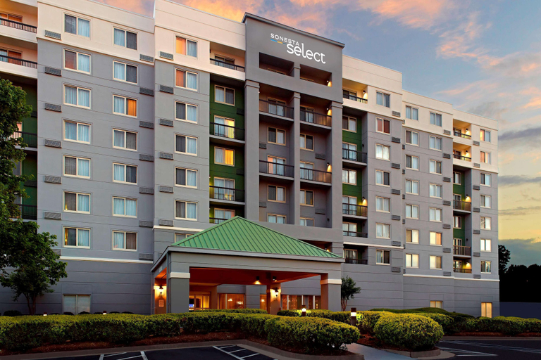 Exterior & Views