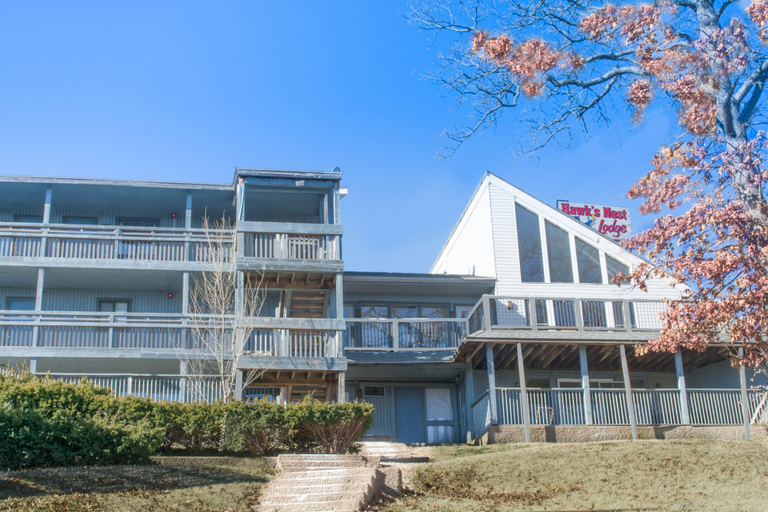Exterior & Views 2, Hawk's Nest Lodge, Camden