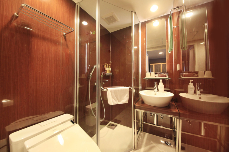 Bathroom 5, Yutorelo Karuizawa Hotel, Karuizawa