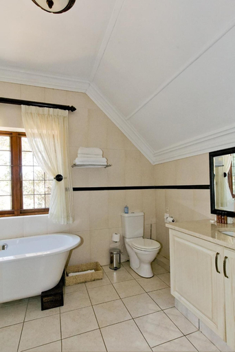 Bathroom 5, Eagle Wind Manor, eThekwini