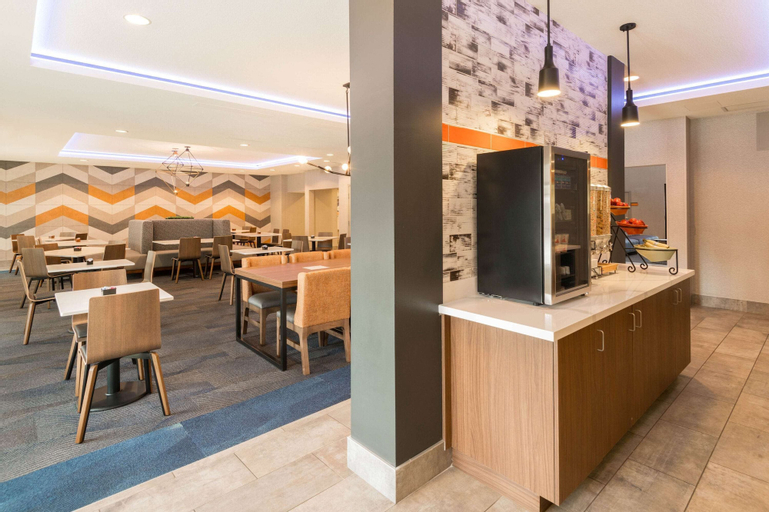 Food & Drinks 5, La Quinta Inn & Suites by Wyndham Las Vegas Airport South, Clark