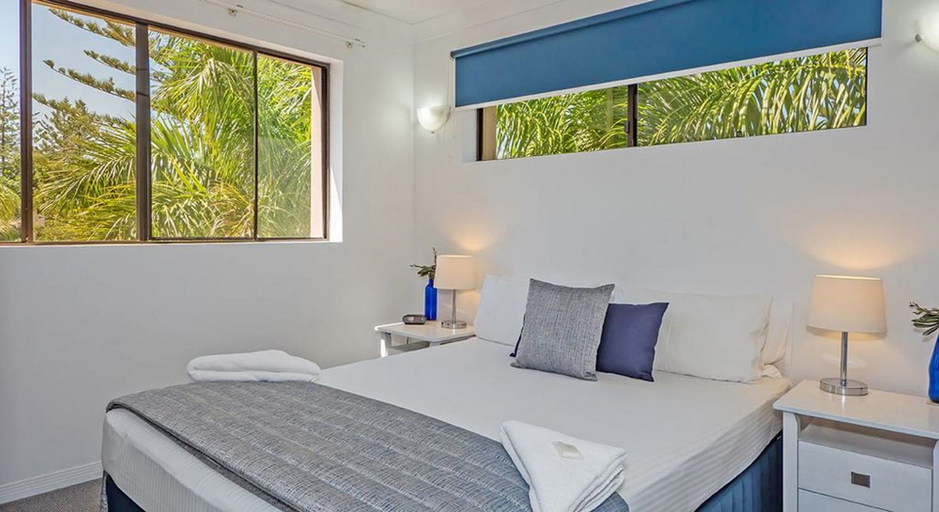 Bedroom 3, Burleigh on the Beach Holiday Apartments, Gold Coast