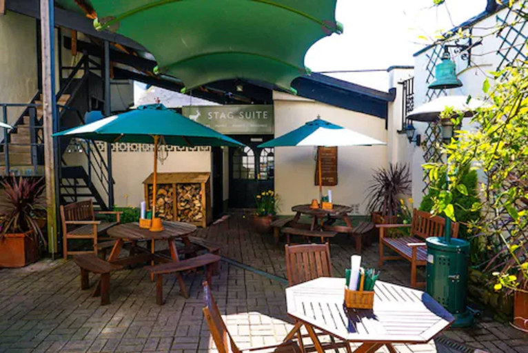 Food & Drinks 5, The White Hart Hotel, Devon