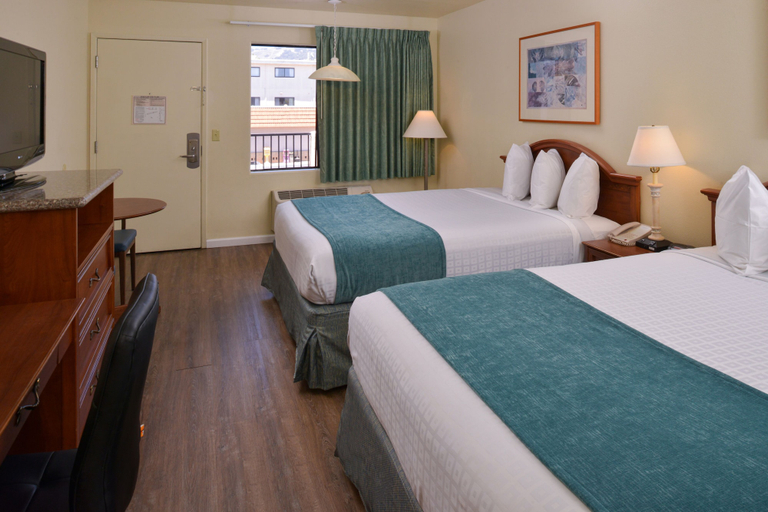 Bedroom 3, Edgewater Inn And Suites, San Luis Obispo