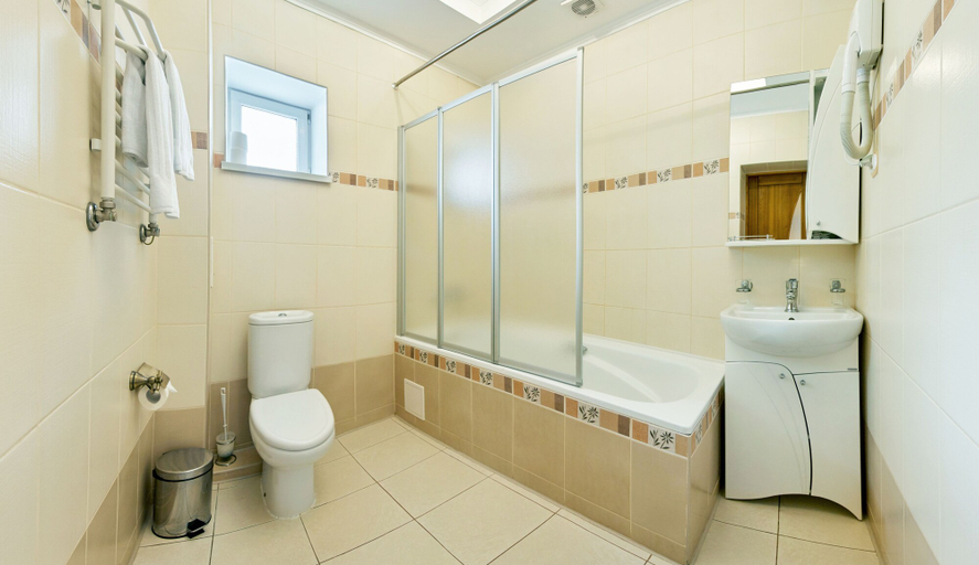Bathroom 3, Universal Hotel, Svetlogorsk