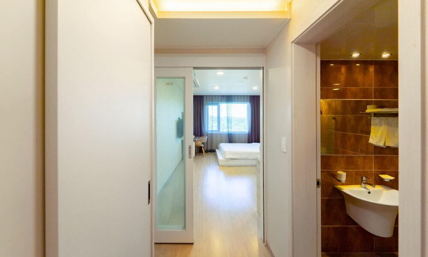 Bathroom 5, Pampas Resort, Sokcho