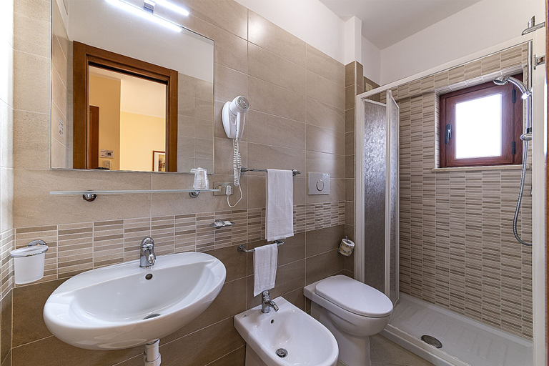 Bathroom 4, Il Nocchiero City Hotel, Catanzaro