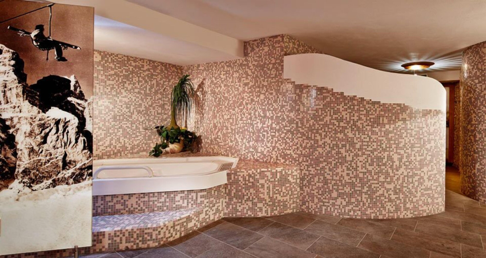 Bathroom 5, Naturhotel die Waldruhe, Bolzano