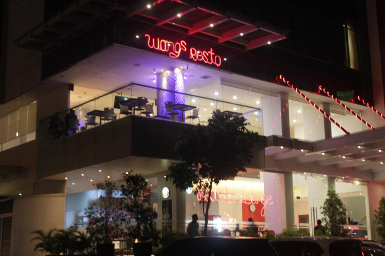 Exterior & Views 23