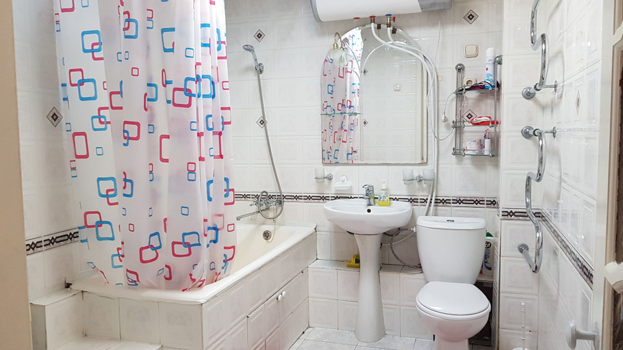 Bathroom 4, Tereshkovoy 17 Vladdom25, Vladivostok gorsovet