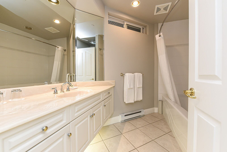 Bathroom 4, Crown Isle Resort and Golf Community, Comox-Strathcona