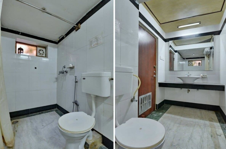Bathroom, Pioneer Plaza Jodhpur, Jodhpur