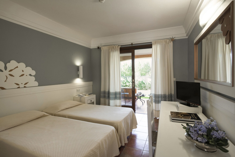 Bedroom 4, Lantana Resort Hotel & Apartments, Cagliari