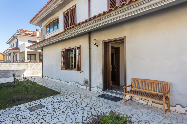 Exterior & Views 2, Anaelehouserooms LTB, Oristano