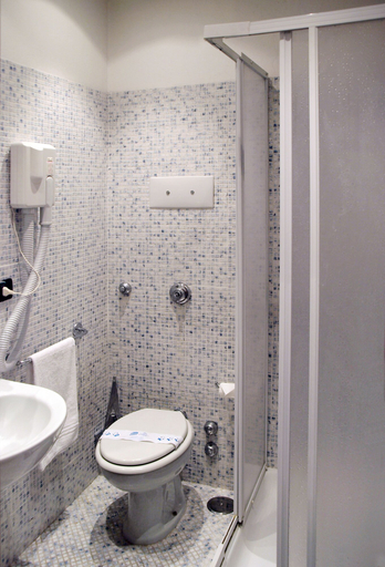 Bathroom 4, Euro Hotel, Piacenza