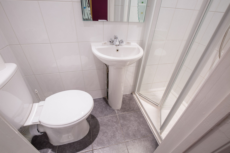 Bathroom, Citybest Hotel, London
