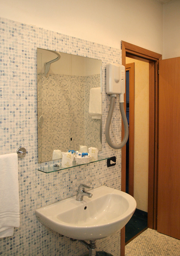 Bathroom 4, Euro Hotel, Piacenza