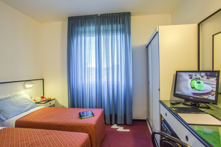 Bedroom 3, Hotel Quadrifoglio, Cagliari