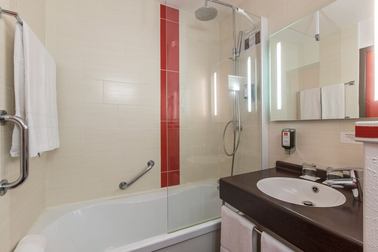 Bathroom 4, LOGIS HOTEL RESTAURANT SOLENCA, Gers