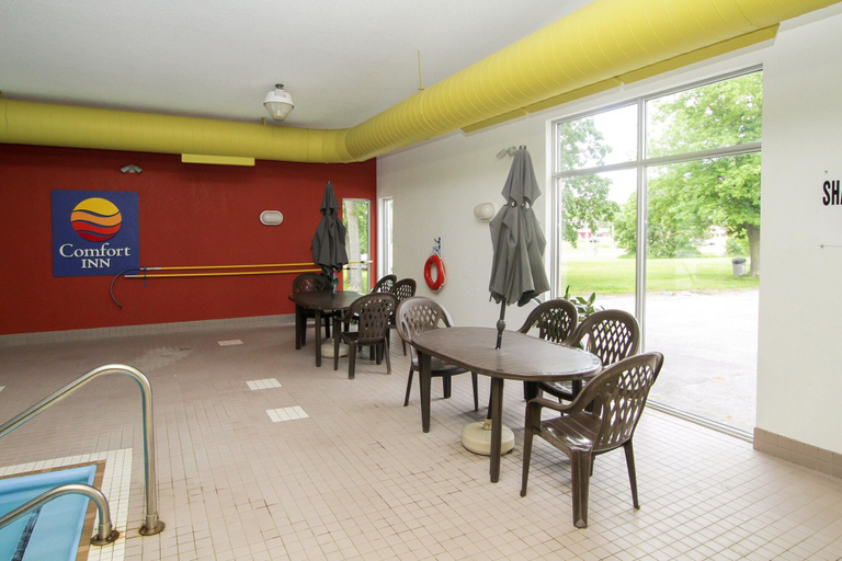 Others 5, Comfort Inn, Stormont, Dundas and Glengarry