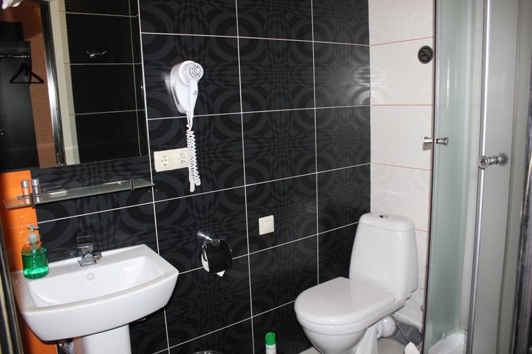 Bathroom 4, Uninn Hotel Vnukovo, Leninskiy rayon