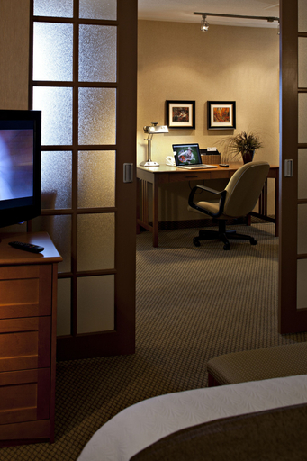 Bedroom 3, Carriage House Hotel & Conference Centre, Division No. 6