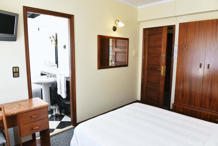 Bedroom 4, Hotel Aeroporto, Maia