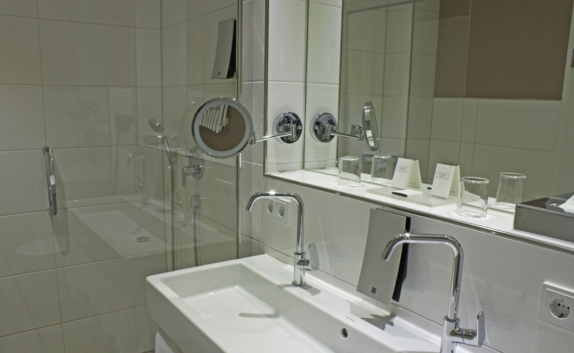 Bathroom 5, Hotel Bayerischer Hof Kur & Sporthotel, Oberallgäu