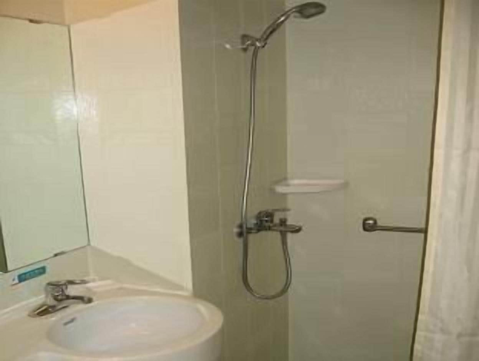Bathroom 4, Jinjiang Inn Shanghai Jiading Chengzhong Road, Shanghai