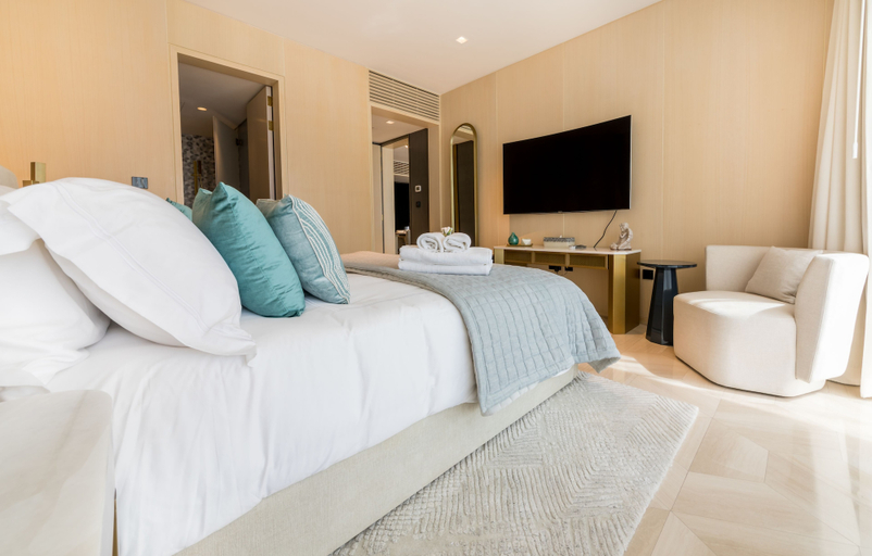 Room 2, Maison Privee - Luxury Sea View Apt in FIVE Resort on The Palm, Dubai