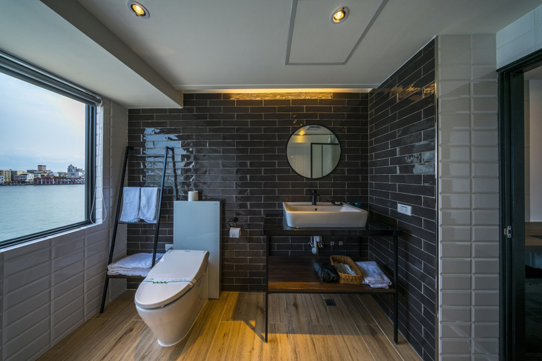 Bathroom 5, Watermark Hotel, Kaohsiung