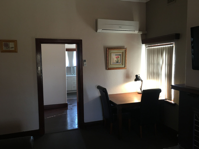 Bedroom 3, The Civic Hotel, Bayswater