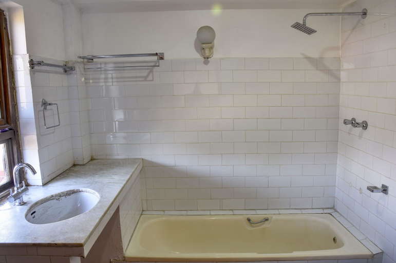 Bathroom 5, Peaceful Cottage & Cafe du Mont, Bagmati