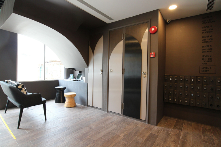 Others 5, ST Signature Bugis Beach, SHORT OVERNIGHT, 8 hours: 11PM-7AM, Singapura
