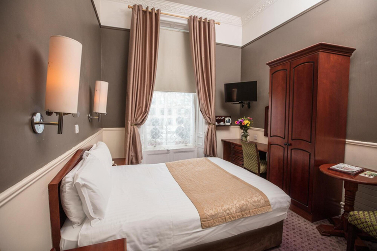Bedroom 3, Lansdowne Hotel, Dublin