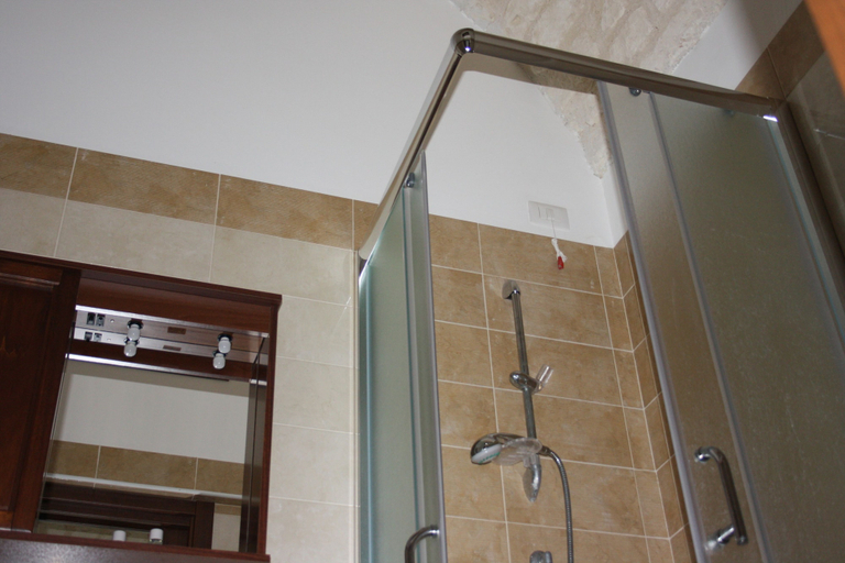 Bathroom 3, Torre Bruno, Foggia