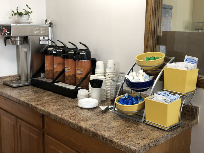 Food & Drinks 5, Days Inn by Wyndham Iron Mountain, Dickinson