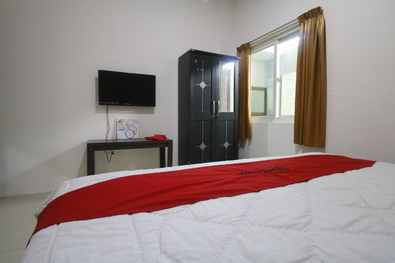 Bedroom 3, RedDoorz @ Jalan Krakatau Medan, Medan