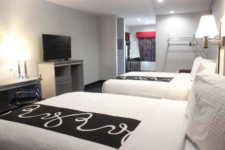 Bedroom 2, Paris Inn & Suites, Lamar