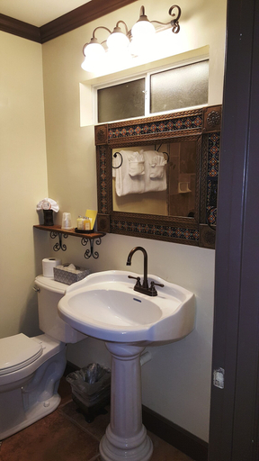 Bathroom 5, Tuscan Springs Hotel & Spa, Riverside
