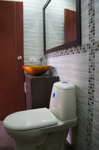 Bathroom 4, Hotel Casa Huesped Kiwi, Santafé de Bogotá