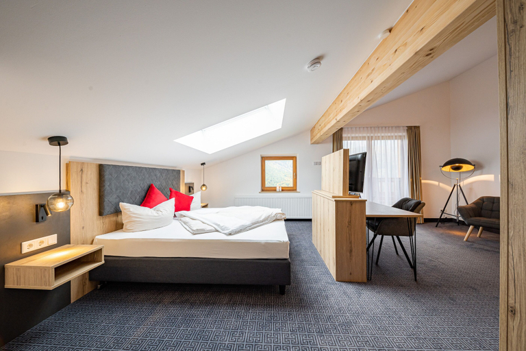 Bedroom 5, Berggasthof Hotel Adersberg, Traunstein