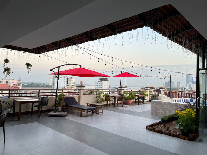 Food & Drinks 4, Queen Wood Hotel, Phnom Penh