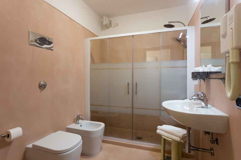 Bathroom 5, Hotel Airmotel, Venezia