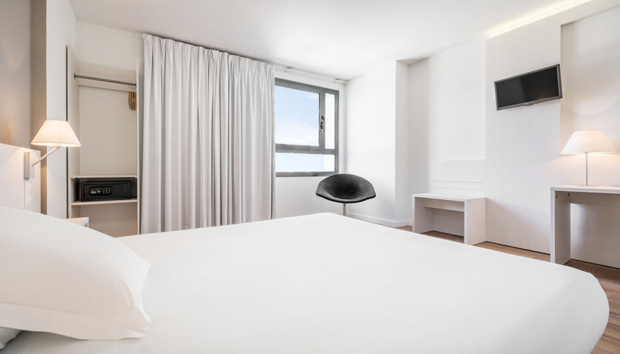Bedroom 4, Hotel ILUNION Valencia 3, Valencia