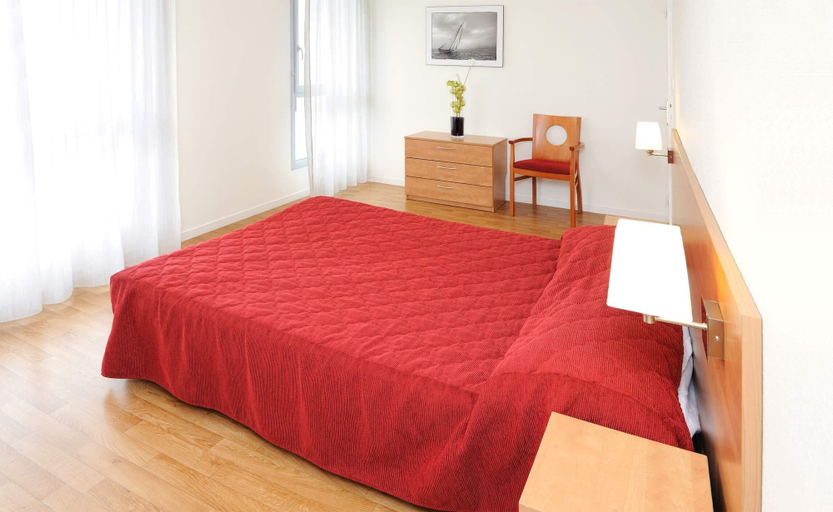 Bedroom 2, Séjours & Affaires Rennes Villa Camilla, Ille-et-Vilaine