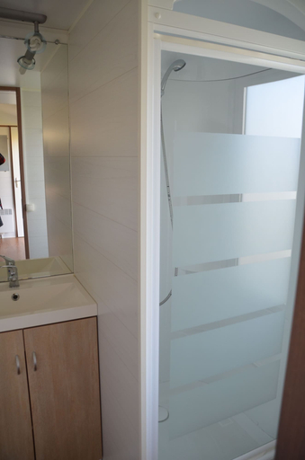 Bathroom 3, Camping de Nevers, Nièvre