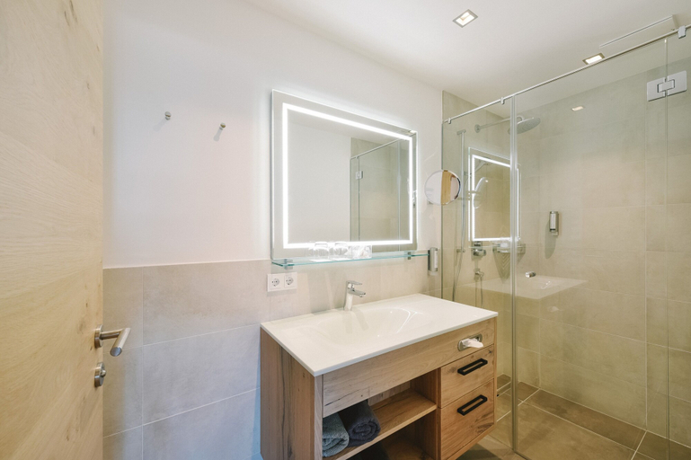 Bathroom 4, Venediger Lodge, Zell am See