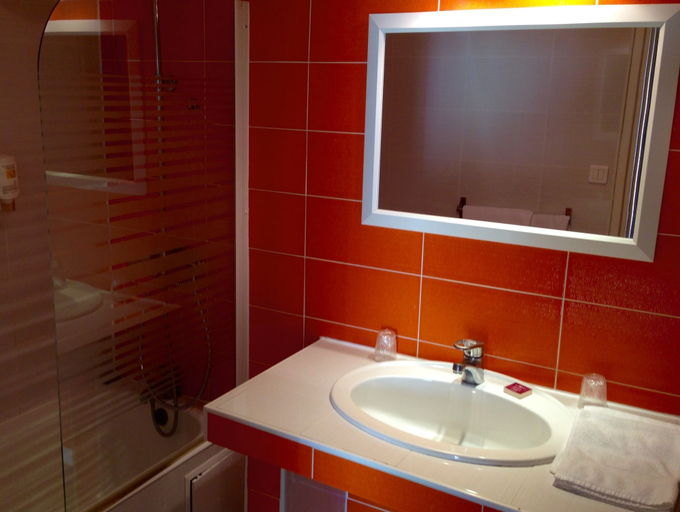 Bathroom 4, Cit’Hôtel Amérique, Hérault